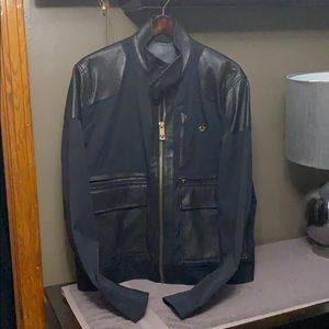 Light leather coat worn 1 time!